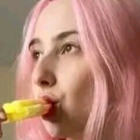 Adelaide saywell Meztelen