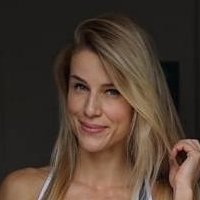 Adrienne Koleszar Meztelen
