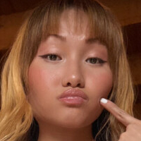 Aiko Akira Meztelen