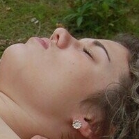 Alice Rose Barnard Meztelen