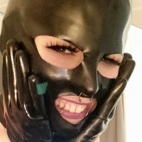 alinealatex Meztelen