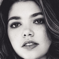 Alisha Newton Meztelen