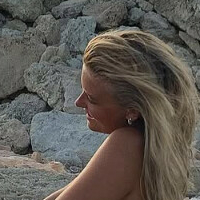 Amalie Kjeldtoft Meztelen