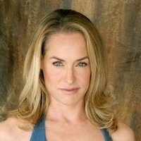 Amanda Wyss Meztelen