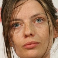 Amelie Daure Meztelen