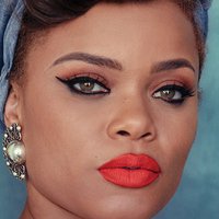 Andra Day Meztelen