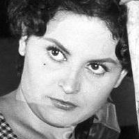 Angela Luce Meztelen