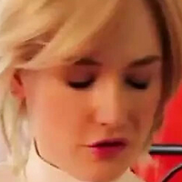 Angie Griffith Meztelen