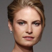 Anna Maier Meztelen