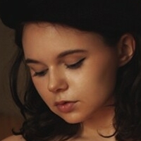 Anna Pavlola Meztelen