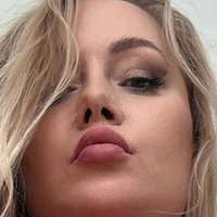 Annaka Meztelen