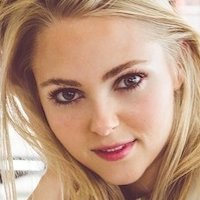 AnnaSophia Robb Meztelen