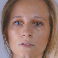 Annesophie Linn Meztelen