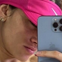 ayalakarelyfit Meztelen