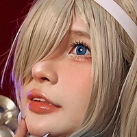 Azami Meztelen