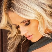 Bikinihuntress Meztelen