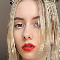 Blondie Claire Meztelen