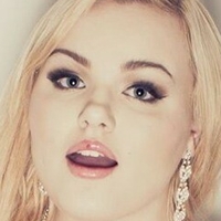 Catherine Ellis Meztelen