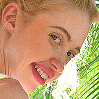 Cherry X FT Meztelen