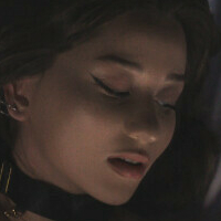 Chloe_Poison Meztelen