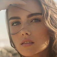 Claire Molin Meztelen