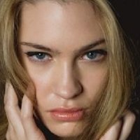 Claire Selby Meztelen