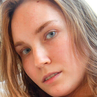 Claire Tawny Meztelen