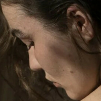 Clara Elena Kampf Meztelen