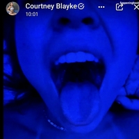 Courtney Blayke Meztelen