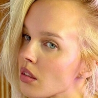 Crystal Lily Meztelen