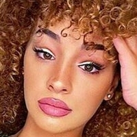 Dana Curly Meztelen