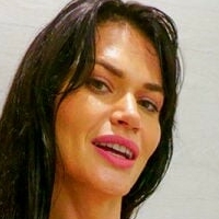 Danilova Meztelen