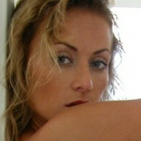 Denise White Meztelen