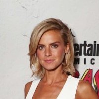Eliza Coupe Meztelen