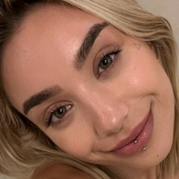 Ella Baig Meztelen