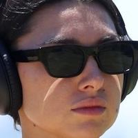 Ella Ding Meztelen