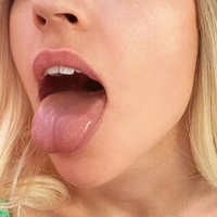 Ella Petite Meztelen