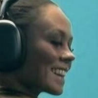 Elley Davies Meztelen