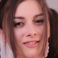 Ellie Idol Meztelen