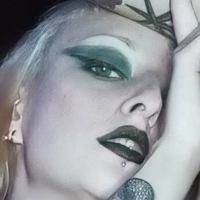 Elyza vallen Meztelen