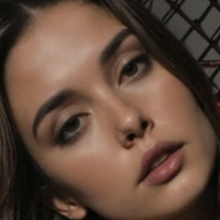 Emilia Iva Meztelen