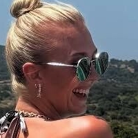 Emily Wallbank Meztelen