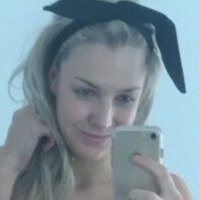 Emma Bourne Meztelen