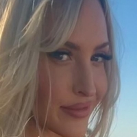 Emma Jones Meztelen
