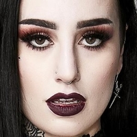 Emma Vauxdevil Meztelen