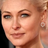 Emma Willis Meztelen