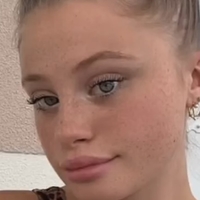 EmyGet Meztelen