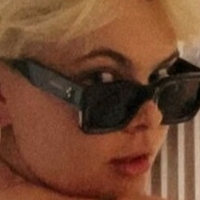 Erika Vikman Meztelen