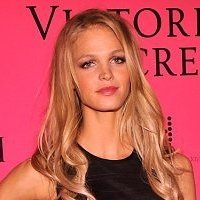 Erin Estelle McQuatters Meztelen