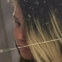 fakenips Meztelen
